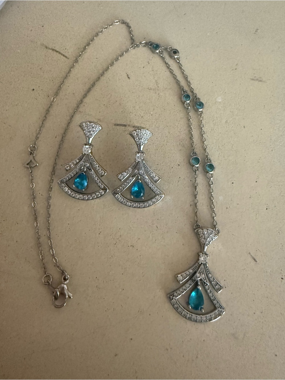 Silver-Tone Blue Teardrop Pendant Necklace and Earrings Set